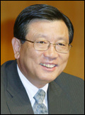 박삼구(기업인/금호아시아나그룹회장)
박삼구 한ㆍ중우호협회 회장(금호아시아나그룹 회장ㆍ사진)은 11일 서울 종로구 신문로에 위치한 문호아트홀에서 중국 전문가 초청 강연회를 개최한다고 10일 밝혔다.