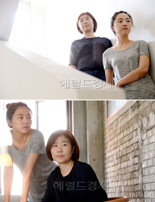 홍정은(좌부터/드라마작가),홍미란(드라마작가)
10일 오후 최근 SBS 주군의 태양을 마친 작가 홍자매를 홍대 근처의 한 카페에서 만나 인터뷰를 하였다. 사진을 위해 포즈를 요청한 사진기자에게 웃는 모습이 자연스럽지 않다며 잘 찍어 줄 것을 당부하는 작가 홍자매.
