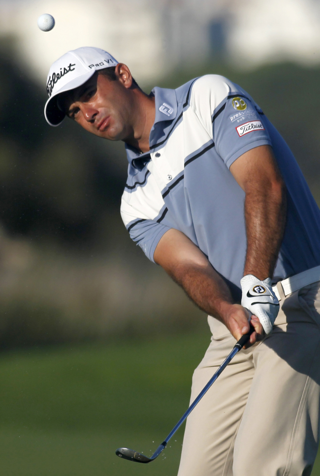 토마스아이켄(ThomasAiken/골퍼)
Thomas Aiken of South Africa chips the ball onto the 10th green during the Portugal Masters in Vilamoura, Portugal, Thursday.   (AP-Yonhap News)
