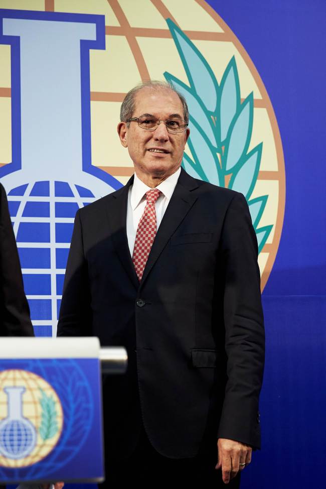 Organization for the Prohibition of Chemical Weapons Director-General Ahmet Uzumcu briefs jounalists on Wednesday.   (AFP-Yonhap News)