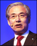 김효준(기업인/BMW코리아대표이사사장/한독상공회의소이사)
지난 14일 저녁 서울 여의도 콘라드호텔. 이곳에선 때아닌 BMW ‘성토대회’가 열렸다. BMW 보유 고객이 한자리에 모여 BMW 서비스의 문제점을 지적하는 자리다.