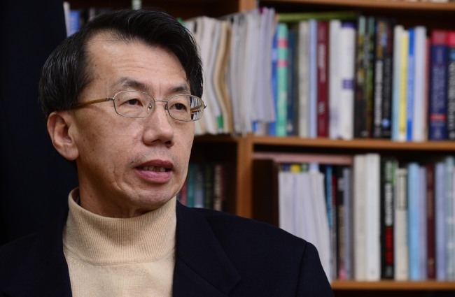 박길성(교수/고려대학교교수)
Professor Park Gil-sung, chairman of World Association for Hallyu Studies Park Hae-mook/The Korea Herald