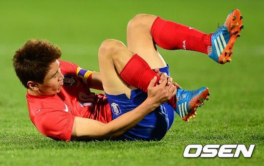 구자철(축구선수/VfL볼프스부르크미드필더)
한국 말리전 도중 발목 부상으로 교체됐던 구자철(24, 볼프스부르크)이 오른 발목 급성염좌 증세를 보이고 있는 것으로 알려졌다.