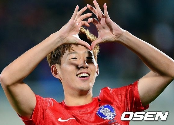 손흥민(축구선수/TSV바이엘04레버쿠젠포워드)
말리와 친선경기에서 역전 결승골을 터뜨린 손흥민(레버쿠젠)이 “축구선수라면 당연히 90분 뛰길 원한다”고 말했다.