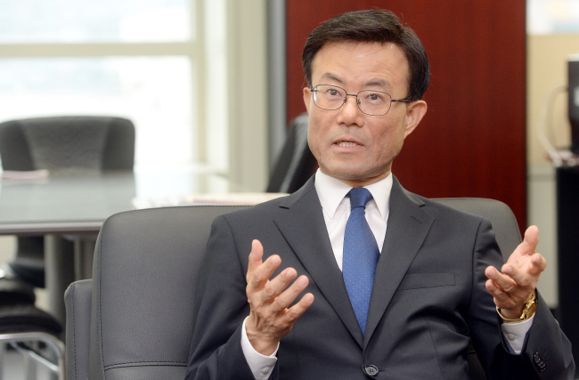 최성주(외무공무원/외교부)
For a week from June 25, the anniversary of the Korean War, South Korea suffered from a wave of devastating cyber attacks on nearly 70 state agencies and news outlets.