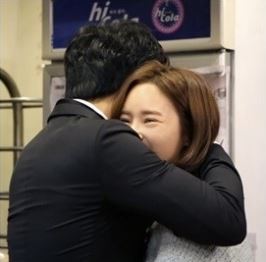 황정음(탤런트/가수)
KBS 2TV 수목 드라마 ‘비밀’의 촬영장 모습이 공개돼 눈길을 끌었다.