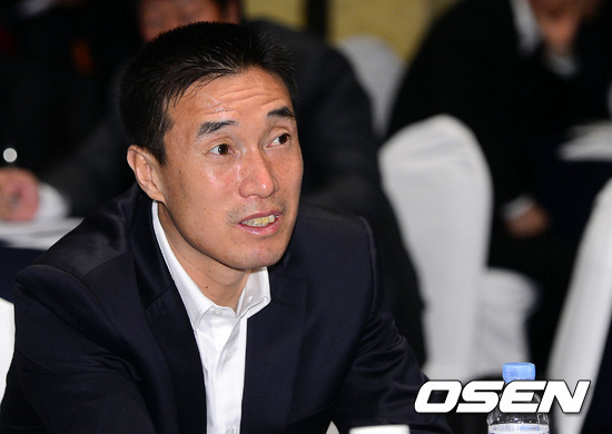 하석주(축구감독/전축구선수/전남드래곤즈)
프로축구 전남 드래곤즈의 하석주(45) 감독이 폭행 시비에 휘말린 이천수(32·인천 유나이티드)에 대해 언급했다.