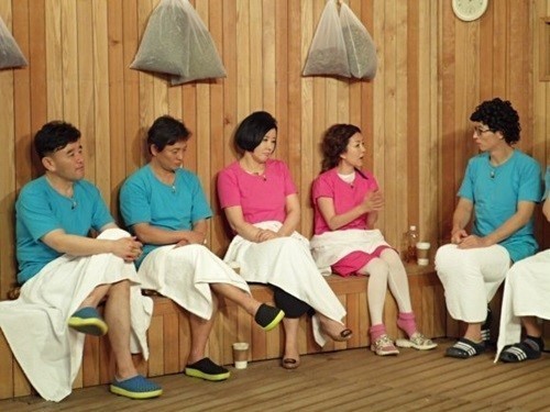 정호근(좌부터/탤런트/영화배우),김병옥(연극배우/영화배우),유혜리(최수연/탤런트/영화배우),박준금(탤런트/영화배우),유재석(MC/개그맨)
배우 유혜리가 맹렬한 욕설 연습으로 조연상 수상의 영예를 안았다고 밝혀 눈길을 끌었다.