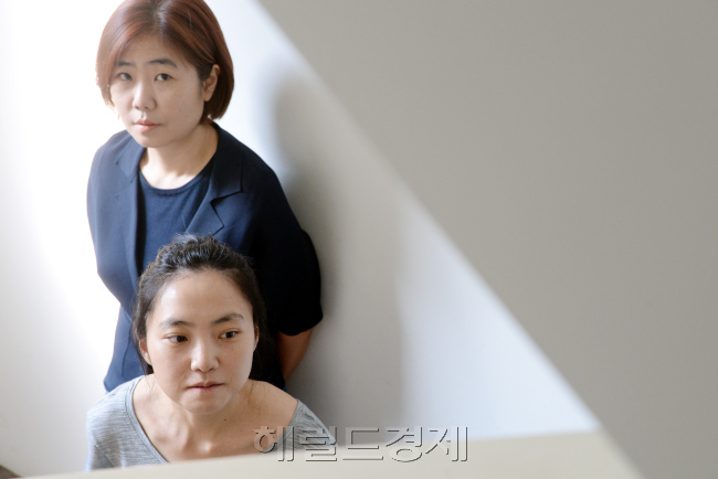 드라마 작가 홍자매 인터뷰./안훈기자 rosedale@ 2013.10.10
드라마 작가 홍자매 인터뷰./안훈기자 rosedale@ 2013.10.10
드라마 작가 홍자매 인터뷰./안훈기자 rosedale@ 2013.10.10