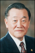 박승복(기업인/샘표식품대표이사회장)
박승복(샘표식품 회장ㆍ사진) 국총회 회장은 23일 서울 세종문화회관에서 국무총리실 출신 친목모임인 ‘국총회’ 정기총회를 연다. 올해로 21번째를 맞는 이번 정기총회에는 한덕수 한국무역협회 회장, 이봉서 한국능률협회 회장, 이연택 새만금위윈회 위원장 등이 참석할 예정이다.