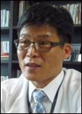 이순종(기업인/쎄미시스코대표이사)
이 대표는 “국내 취업시장은 철저하게 대기업 위주의 구조”라며 “취업시장에서 인재가 자신의 개성과 자질을 살릴 수 있고 함께 성장하는 성취감도 느낄 수 있는 중견기업에 승부를 걸어볼 만하다”고 강조했다.