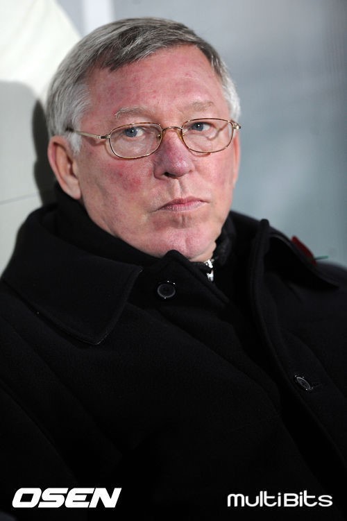 알렉스퍼거슨(AlexFerguson/전축구감독/전축구선수/맨체스터유나이티드FC)
알렉스 퍼거슨(72) 전 잉글랜드 프로축구 맨체스터 유나이티드 감독이 애제자이자 잉글랜드 축구스타인 데이비드 베컴(38)을 날카롭게 비판했다.