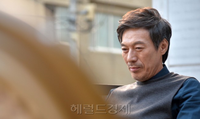 배우 김갑수 인터뷰.<br />이상섭 기자. babtong@heraldcorp.com 2013.10.22
배우 김갑수 인터뷰.
이상섭 기자. babtong@heraldcorp.com 2013.10.22