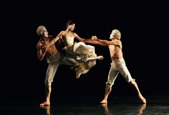 A scene from Universal Ballet Company’s “This is Modern.”   UBC