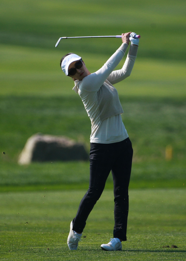 박지은(골퍼)
지난주 열린 LPGA 하나·외환 챔피언십은 미국 LPGA에서 활약했던 박지은(34)의 마지막 은퇴 무대였다. 대회 마지막 라운드 18번 홀에서 우승 경쟁이 펼쳐지는 가운데, 박지은은 9번홀에서 사랑하는 가족과 지인, 팬들과 함께 행복하게 대회를 마무리했다. 잔잔한 아름다움이 있는, 여운이 남는 작별이었다.