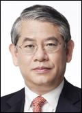 박종구(교수/전학교법인인/아주대학교교육대학원교수/한국폴리텍대학이사장)
미국이 정부폐쇄와 디폴트 위기에서 간신히 벗어났다. 여야의 합의에 따라 내년 1월 15일까지 연방 예산의 집행을 허용하고, 2월 7일까지 연방 부채상한 적용을 유예하기로 했다. 이를 위해 오는 12월 13일까지 예산과 세제 관련 합의를 도출해야 한다.