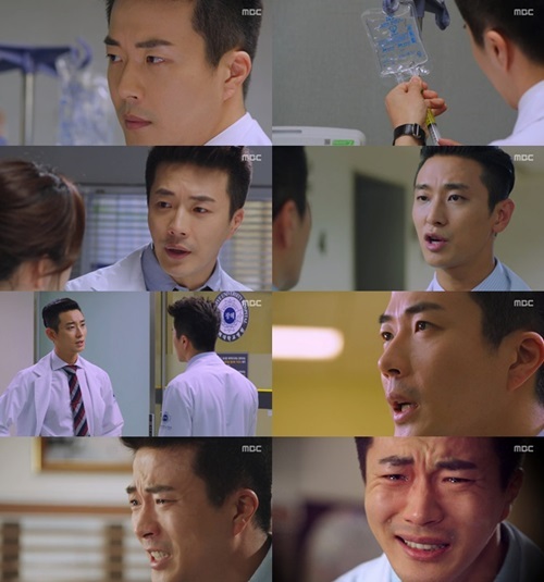 권상우(영화배우/탤런트)
23일 방송된 MBC 수목드라마 ‘메디컬 탑팀’에서는 박태신(권상우 분)이 의식을 잃은 은바위(갈소원 분)의 생체폐이식 수술을 시도하기 위해 탑팀의 한승재(주지훈 분)를 비롯 부원장 혜수(김영애 분)를 찾아가 설득하는 모습이 그려졌다.