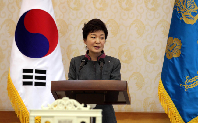 박근혜정부 대통령이 25일 오전 청와대 충무실에서  4대 국정기조 중 하나인‘문화융성’구현을 위한 문화융성위원회(위원장 김동호, 이하 위원회) 2차 회의에 참석해 인사말을 하고 있다. 정희조 기자/checho@heraldcorp,com