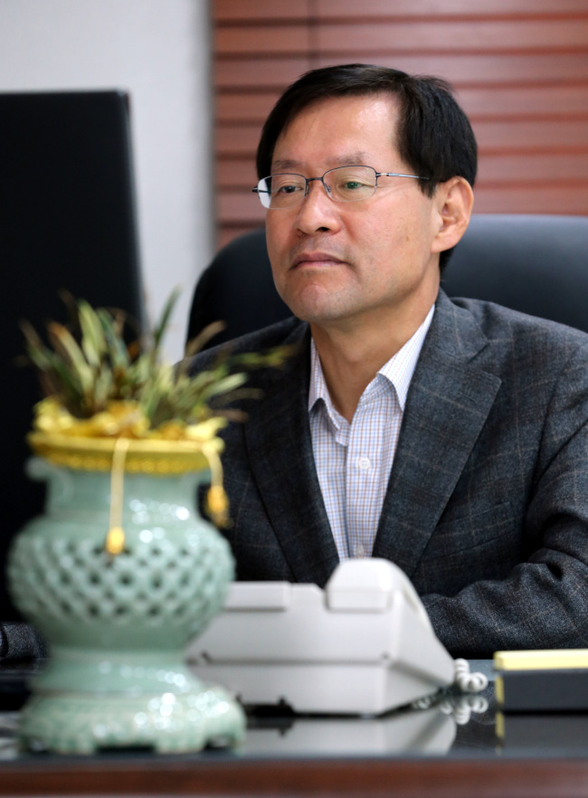Kim Jin-tae.   Park Hae-mook/The Korea Herald