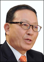 윤영두(기업인/아시아나항공사장)
아시아나항공(대표 윤영두ㆍ사진)이 협력업체 관계자 등이 참석한 가운데 ‘2013년 협력업체 상생간담회 및 동반성장 선포식’을 개최했다고 29일 밝혔다.