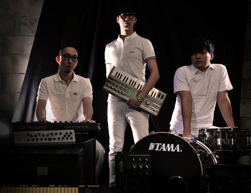 IDIOTAPE.   VU Entertainment