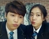 강민혁(좌부터/가수/탤런트/CNBLUE),박신혜(탤런트/영화배우)
그룹 씨엔블루 강민혁과 배우 박신혜의 셀카가 누리꾼의 관심을 끌었다.