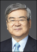 조양호(기업인/한진그룹회장/대한항공최고경영자CEO/2018평창동계올림픽유치위원회위원장)
조양호 한국방위산업진흥회장(한진그룹 회장)이 방산업체 임원들과 함께 전방 부대를 방문해 장병들을 위로했다고 31일 밝혔다.