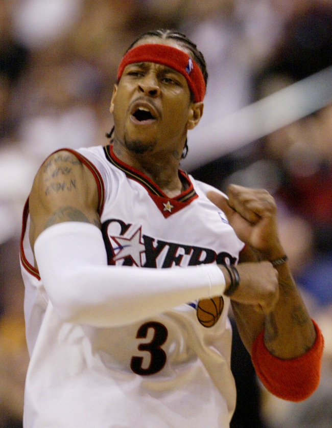 앨런아이버슨(AllenIverson/전농구선수)
화려한 ‘크로스오버’ 드리블과 폭발적인 득점력으로 미프로농구(NBA) 팬들을 열광하게 했던 앨런 아이버슨 (38)이 30일 (현지시간) 공식적으로 은퇴를 발표했다.