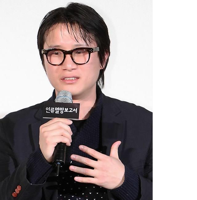송새벽(연극배우/영화배우)
배우 송새벽(34)이 3년간 사귄 여자친구인 연극배우 하지혜(28)와 오는 11월 2일 결혼한다.