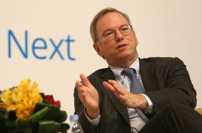 에릭슈미트((EricSchmidt/기업인/구글회장)
에릭 슈미트 구글 회장이 31일 서울대학교에서 ‘미래를 어떻게 준비하는가’ (How to prepare for what’s next)라는 주제로 학생들과 창업과 혁신에 대해서 토론을 가졌다.