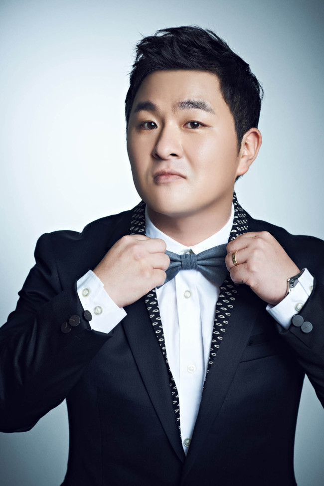 허각(가수)
가수 허각이 오는 11일 신곡을 발표한다.