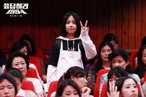 도희(민도희/가수/타이니지)
인기 드라마 ‘응답하라 1994’ 5화에 등장했던 서태지 목소리의 주인공이 개그맨 정성호인 것으로 알려졌다