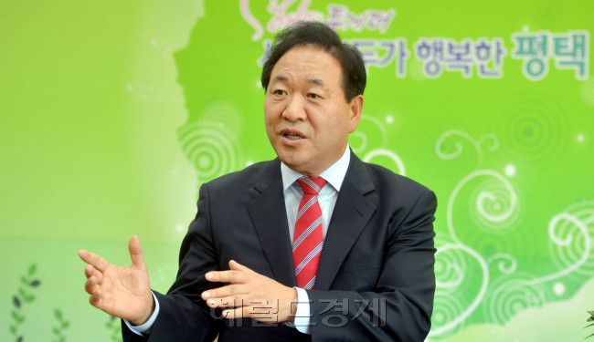 김선기 평택시장<br />김명섭 기자 msiron@heraldcorp.com
김선기 평택시장
김명섭 기자 msiron@heraldcorp.com
김선기 평택시장
김명섭 기자 msiron@heraldcorp.com
김선기 평택시장
김명섭 기자 msiron@heraldcorp.com