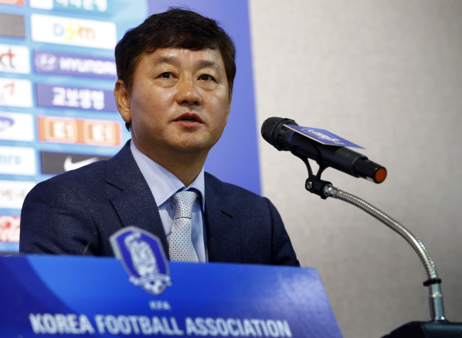 이광종(축구감독/전축구선수/U-20청소년대표팀)
Korea head coach Lee Kwang-jong speaks during a news conference on Tuesday.   Yonhap News