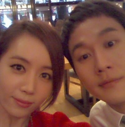 김유미(좌부터/탤런트/영화배우),정우(김정국/영화배우/탤런트)
응답하라 1994’의 인기와 함께 스타 반열에 오른 정우가 잇달아 열애설에 휩싸이며 ‘대세’임을 입증해보였다.