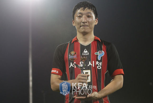 박은선(축구선수/서울시청포워드)
여자축구의 에이스 박은선(27·서울시청)이 또다시 성별논란에 휩싸인 가운데 SNS(소셜네트워크서비스)에 심경을 전했다.