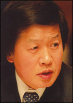 이정훈(기업인/서울반도체대표이사사장)
서울반도체가 급성장하는 발광다이오드(LED)시장을 발판으로 내년 시장 평균치를 웃도는 성장세를 이어갈 것이라고 밝혔다. 또 내년 하반기 LED칩 전문 자회사 서울바이오시스 상장 절차도 추진한다는 방침이다.