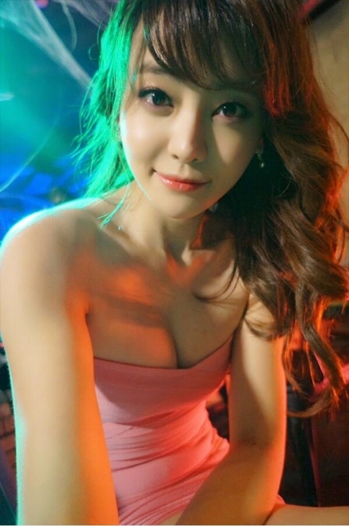 서유리(성우/VJ)
서유리는 지난 10월 31일 자신의 트위터에 “SNL 촬영”이란 짧은 글과 함께 인증 사진을 게재했다.