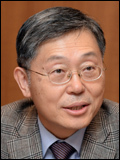 조흥식(교수/사회기관단체인/서울대학교교수/참여연대소장)
핵가족화가 되면서 ‘소셜리스크(사회적 위험)’가 부각되고 있다. 소셜리스크는 개인이나 가족이 아무리 노력해도 해결할 수 없는 문제다