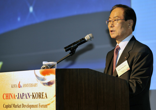 박종수(금융인/금융투자협회회장/국제증권업협회협의회회장)
박종수 한국금융투자협회장<사진>은 “한ㆍ중ㆍ일 3국의 경제협력과 상호성장의 시너지 효과를 발휘하기 위해서는 자본시장의 뒷받침 없이는 불가능하다”고 강조했다.