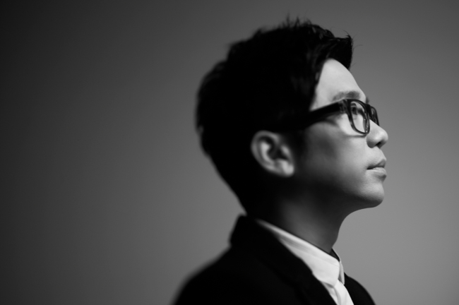 이적(이동준/가수/패닉/긱스/카니발)
싱어송라이터 이적이 오는 15일 정규 5집 ‘고독의 의미‘을 발표한다. 정규앨범으로는 2010년의 ‘사랑‘ 앨범 이후 3년만이다.