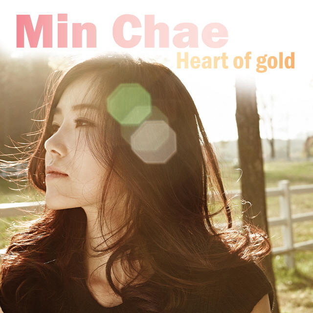 예나(오예나/탤런트/모델)
싱어송라이터 민채가 첫 번째 미니앨범 ‘하트 오브 골드(Heart of Gold)’를 7일 발표한다.