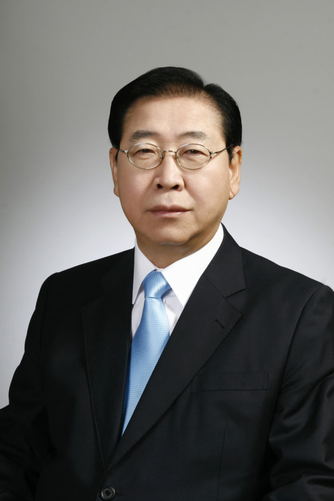 정준양(기업인/포스코회장/한국공학한림원회장)
포스코는 7일 일부 언론이 정준양 회장이 청와대에 사의를 표명했다고 보도한 것과 관련해 “사실 무근”이라고 입장을 밝혔다.