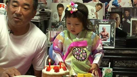 추사랑(화제인물)
추성훈 딸 추사랑의 생일 잔치 모습의 사진이 공개돼 눈길을 끌고 있다.