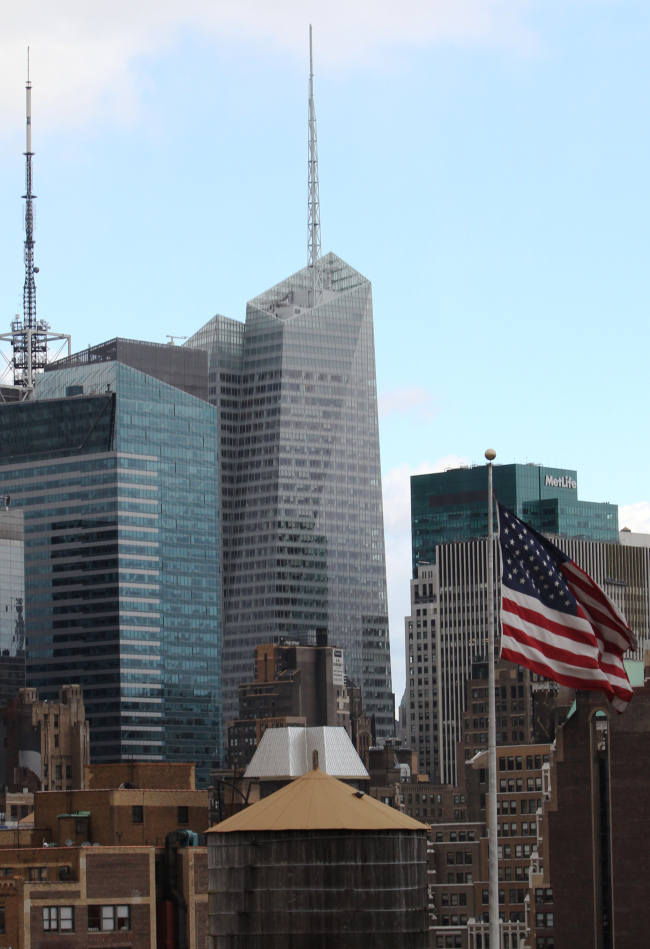 The Bank of America Tower (center) in New York   AP-Yonhap News