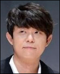 토니안(안승호/가수/TN엔터테인먼트대표이사/스쿨스토어대표이사/스쿨룩스최고고객책임자)
불법도박 혐의’로 검찰 소환 조사를 받은 토니안이 얼마전 개인 사업을 모두 정리한 것으로 드러났다.