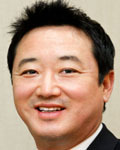 이웅열(기업인/코오롱그룹회장)
코오롱그룹(회장 이웅열·사진)은 오는 16일 서울 청담동 ‘비하이브’에서 대학생 300명을 초대해 ‘코오롱 헬로드림 토크콘서트’를 진행한다고 11일 밝혔다.