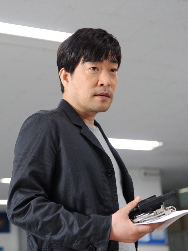 손현주(탤런트/영화배우)
배우 손현주가 데뷔 이후 처음으로 대통령을 연기한다.
