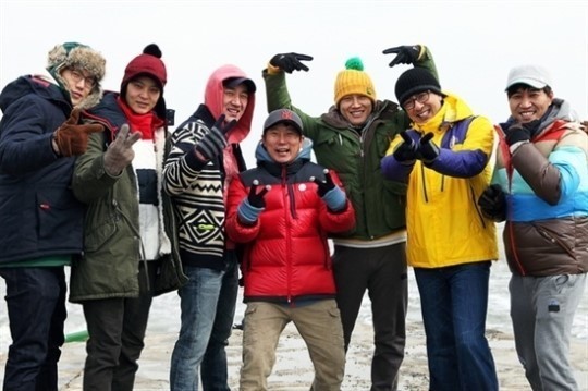 성시경(좌부터/가수),주원(문준원/탤런트/뮤지컬배우),엄태웅(영화배우/탤런트),이수근(개그맨/MC),차태현(영화배우/탤런트),김승우(영화배우/탤런트),김종민(가수/코요태)
11일 KBS는 보도자료를 통해 “유해진, 엄태웅, 성시경 등 3명이 시즌3을 앞둔 제작진과 협의에서 각각 영화출연과 음반준비를 이유로 하차 의사를 밝혔다”고 전했다.