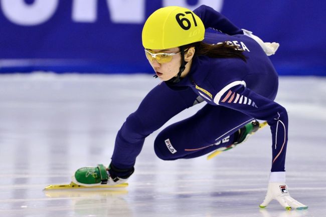심석희(스케이트선수)
South Korean teenager Shim Suk-hee captured three titles at the recently concluded World Cup Short Track in Italy.